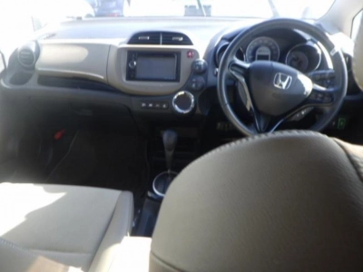 HONDA FIT SHUTTLE HYBRID