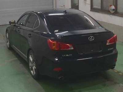 LEXUS IS