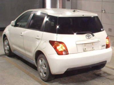 TOYOTA IST