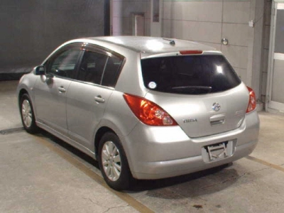 NISSAN TIIDA