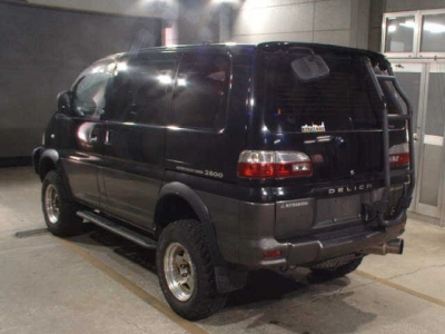 MITSUBISHI DELICA SPACE GEAR