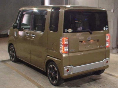 DAIHATSU WAKE