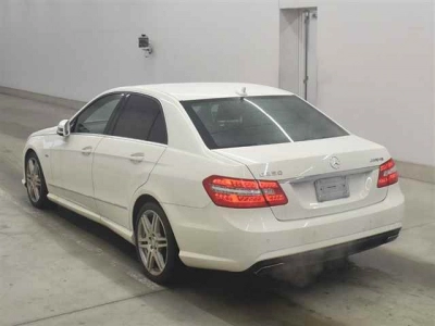 MERCEDES BENZ E CLASS