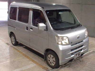 TOYOTA PIXIS VAN