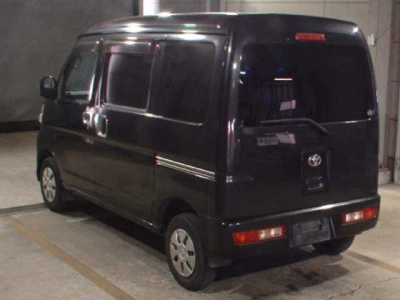 TOYOTA PIXIS VAN