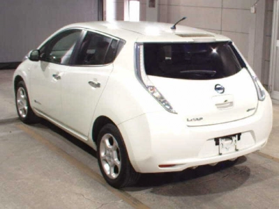 NISSAN LEAF