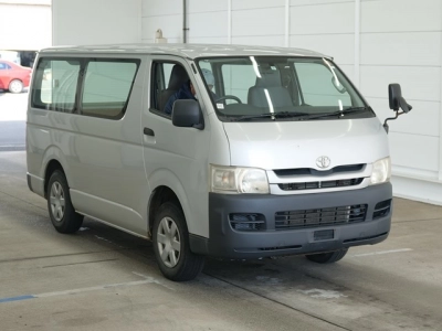 TOYOTA REGIUS ACE