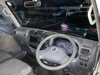 MAZDA BONGO BRAWNY VAN