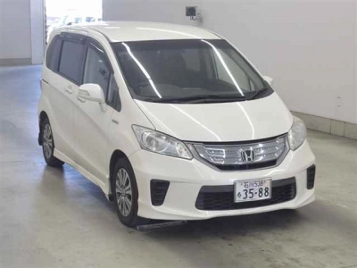 HONDA FREED HYBRID