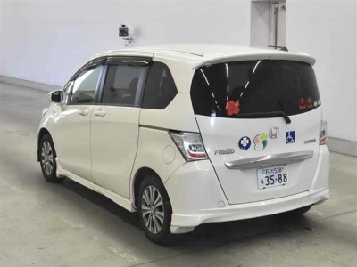 HONDA FREED HYBRID