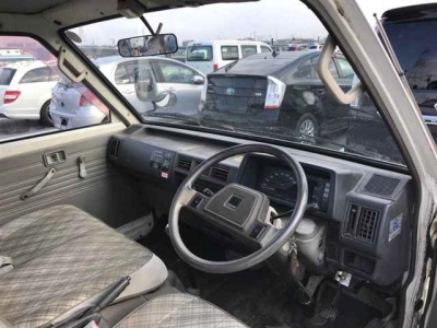 NISSAN VANETTE TRUCK