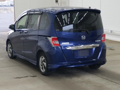HONDA FREED HYBRID