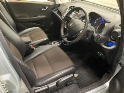 HONDA FIT SHUTTLE HYBRID