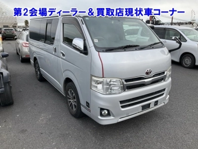 TOYOTA HIACE