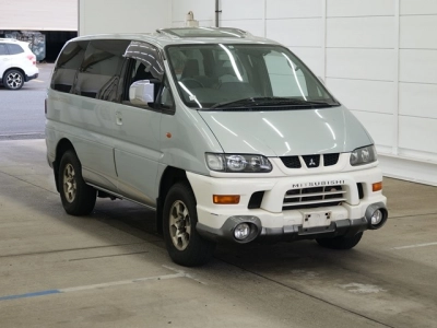 MITSUBISHI DELICA SPACE GEAR