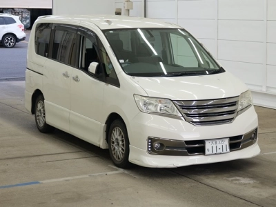 NISSAN SERENA