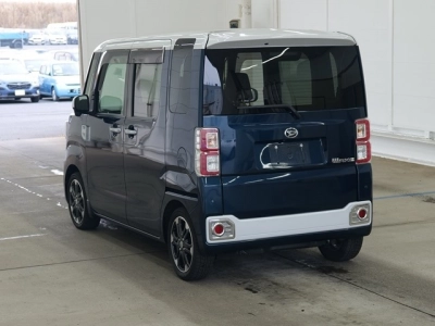 DAIHATSU WAKE