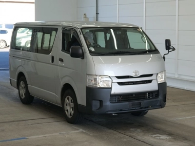 TOYOTA REGIUS ACE