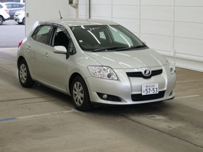 TOYOTA AURIS