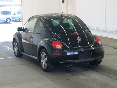 VOLKSWAGEN NEW BEETLE
