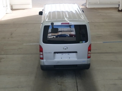 TOYOTA REGIUS ACE