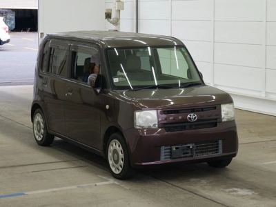 TOYOTA PIXIS SPACE