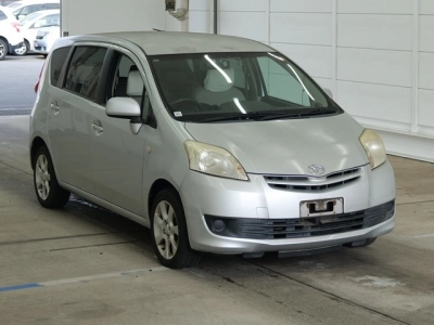 DAIHATSU BOON LUMINAS