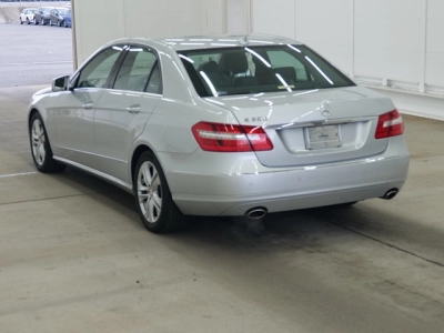 MERCEDES BENZ E CLASS