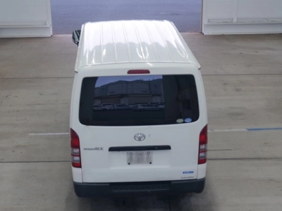 TOYOTA REGIUS ACE