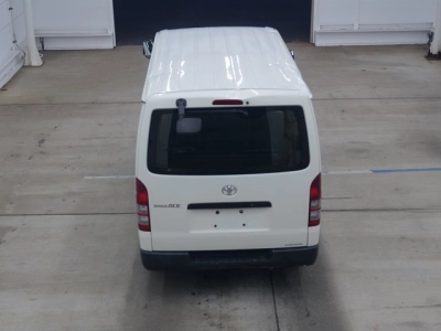 TOYOTA REGIUS ACE