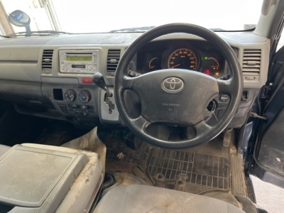 TOYOTA HIACE
