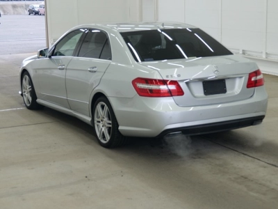 MERCEDES BENZ E CLASS