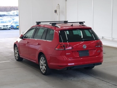 VOLKSWAGEN GOLF VARIANT