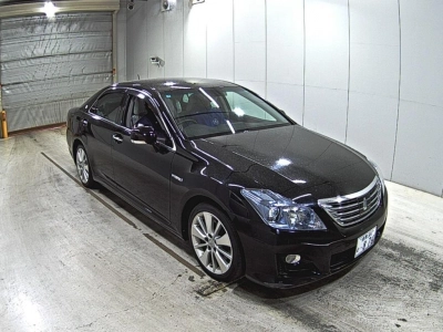 TOYOTA CROWN HYBRID
