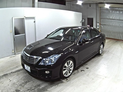 TOYOTA CROWN HYBRID