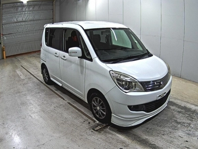 MITSUBISHI DELICA D:2