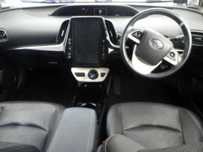 TOYOTA PRIUS PHV