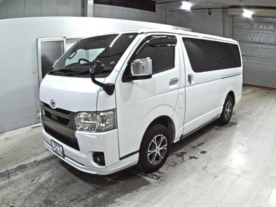 TOYOTA HIACE VAN