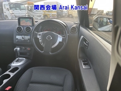 NISSAN DUALIS