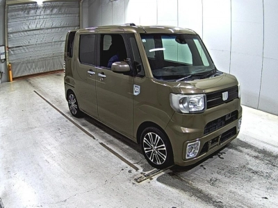 DAIHATSU WAKE