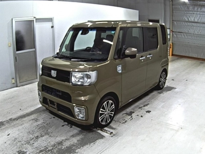 DAIHATSU WAKE