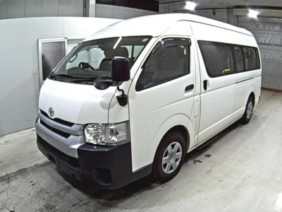 TOYOTA HIACE COMMUTER