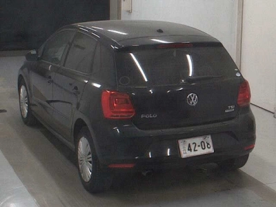 VOLKSWAGEN POLO