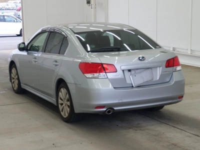 SUBARU LEGACY B4