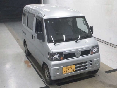 NISSAN CLIPPER VAN