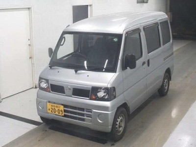 NISSAN CLIPPER VAN