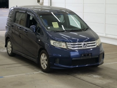 HONDA FREED SPIKE
