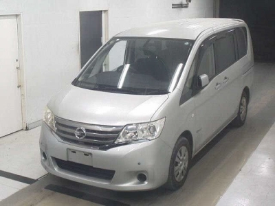 NISSAN SERENA