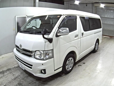 TOYOTA HIACE VAN
