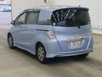 HONDA FREED SPIKE